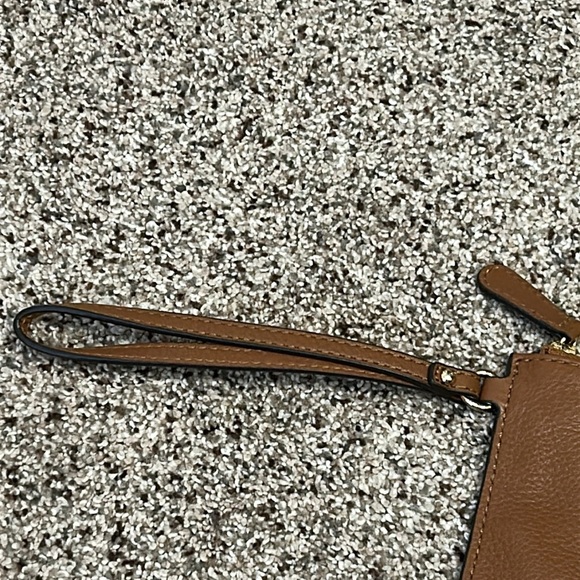 Michael Kors Fulton Pebbled Brown Leather Large Wristlet Clutch - Picture 3 of 13